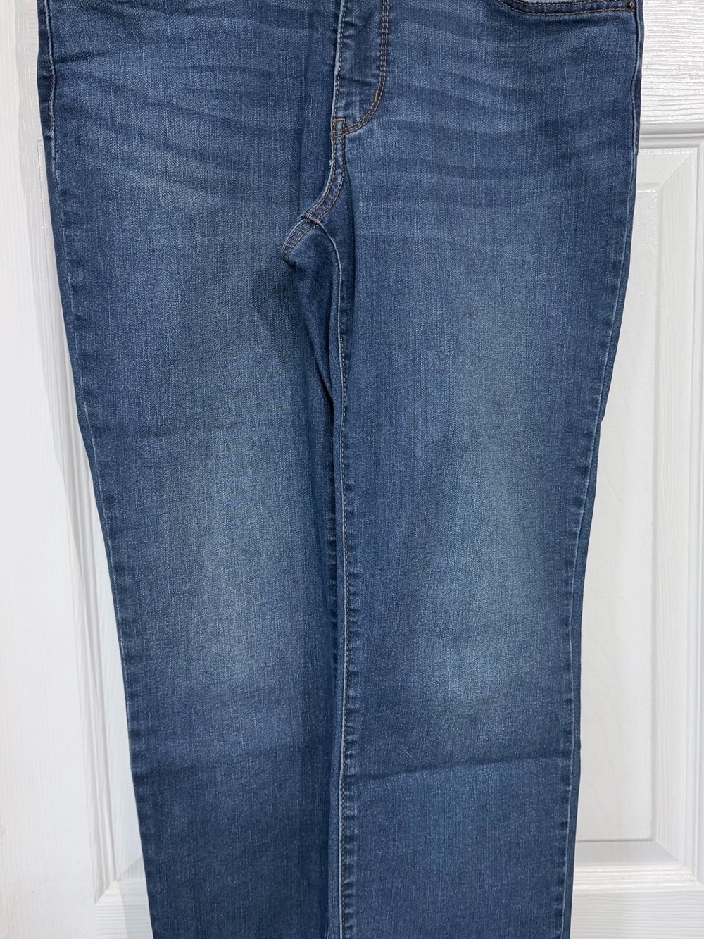 crown & ivy Blue Straight Leg Women's Jeans